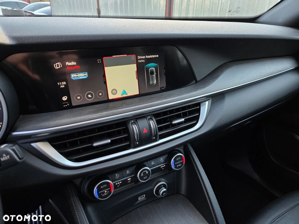 Alfa Romeo Stelvio 2.0 Turbo 16V AT8-Q4 Ti - 33