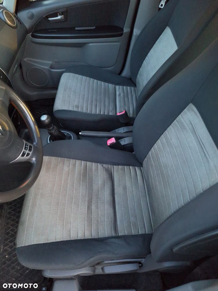 Suzuki SX4 1.6 VVT 4x2 Comfort - 4