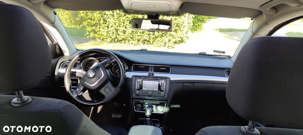 Skoda Superb 2.0 TDI Active DSG - 18