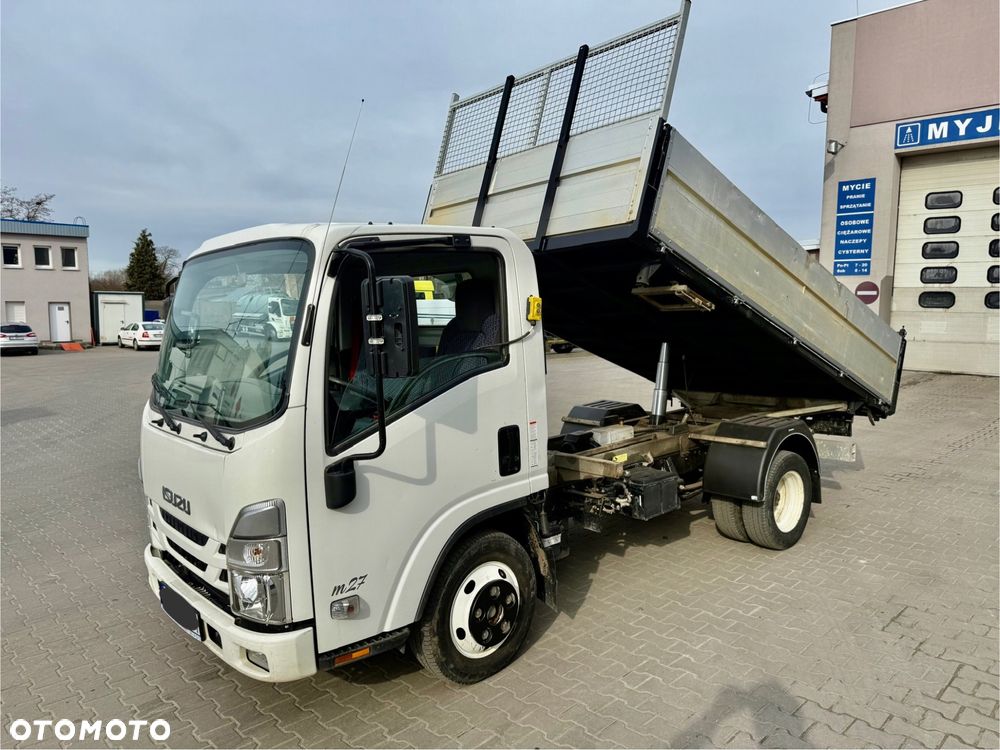 Isuzu ROMCAR M27