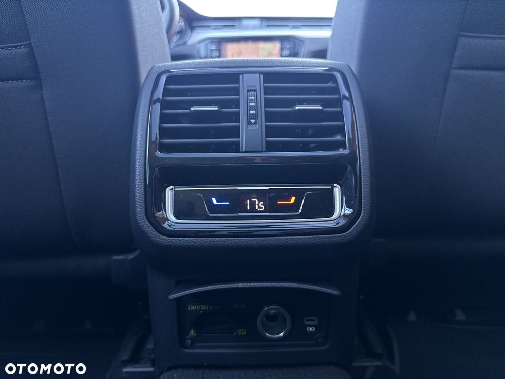 Volkswagen Passat Variant 2.0 TDI SCR Business DSG - 16