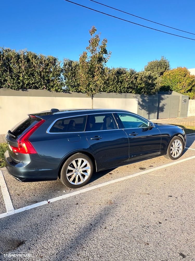 Volvo V90 2.0 T8 Momentum AWD Geartronic - 3