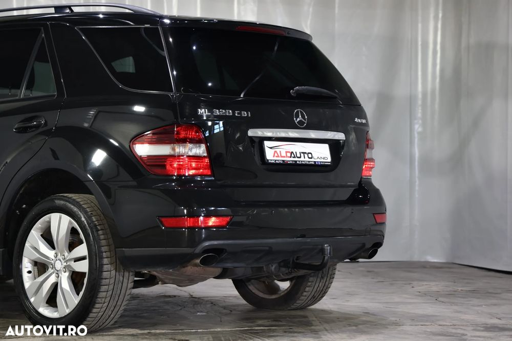 Mercedes-Benz ML - 23