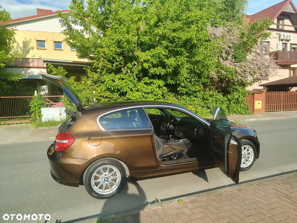 BMW Seria 1 118d DPF - 13