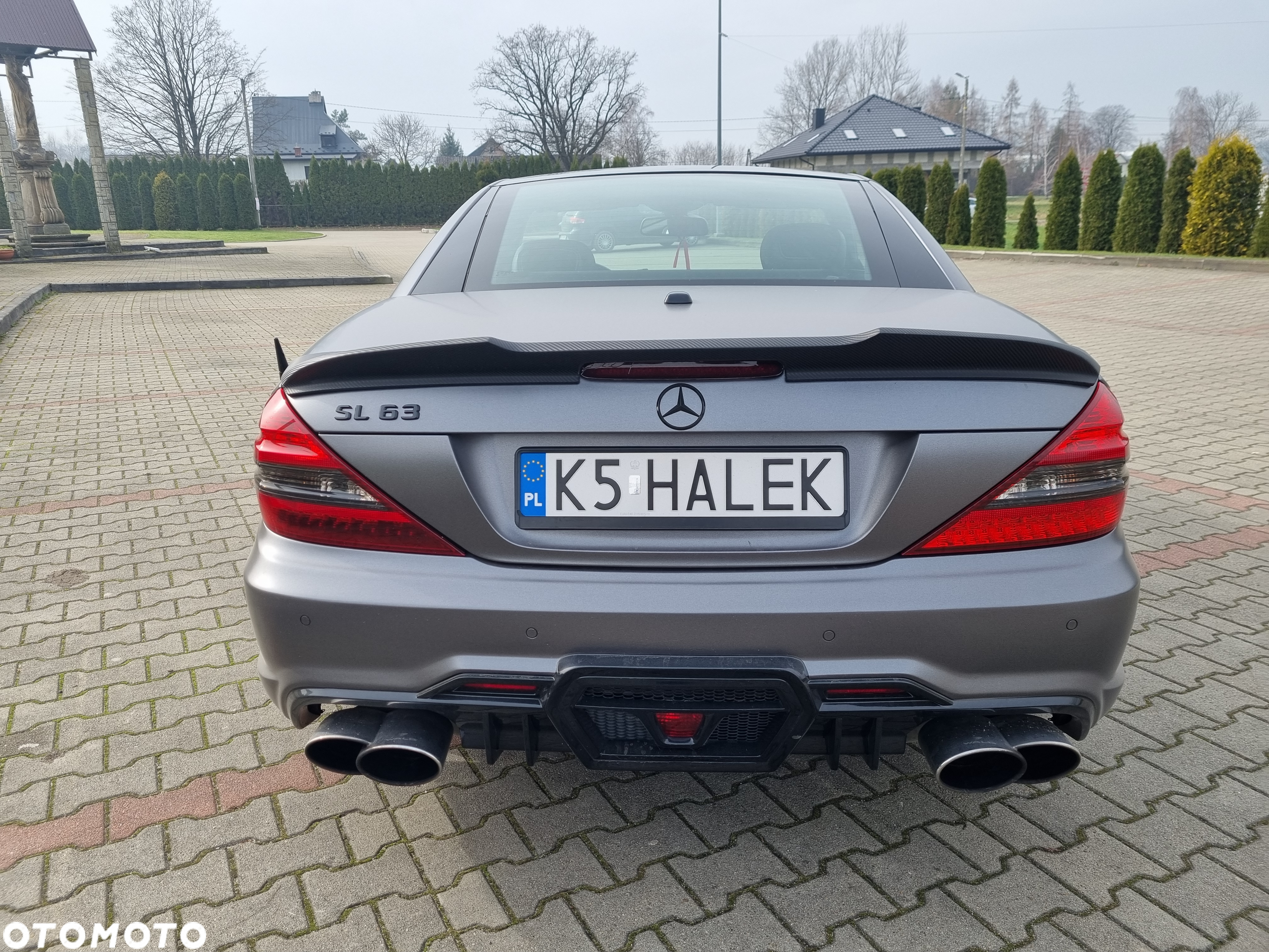 Mercedes-Benz SL 63 AMG - 12