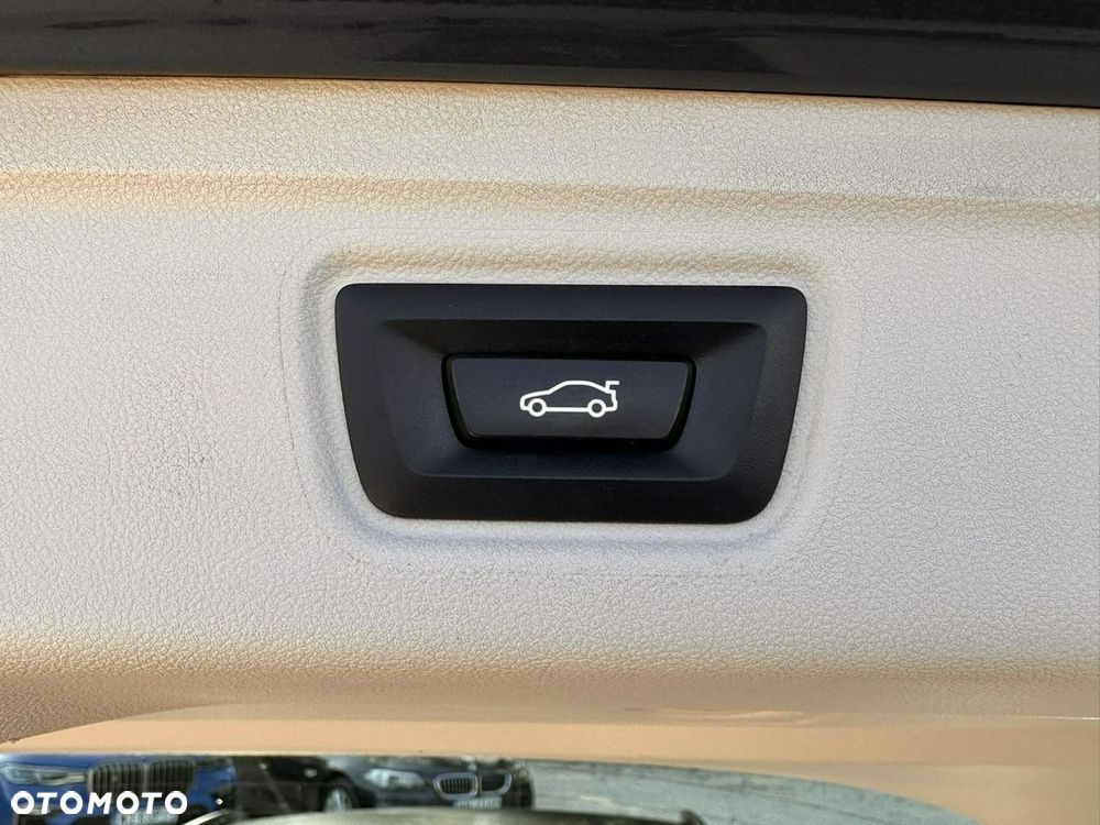 BMW Seria 3 318i Sport Line - 11