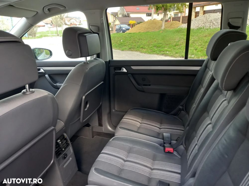 Volkswagen Touran 1.6 TDI DPF BlueMotion Technology MATCH - 9