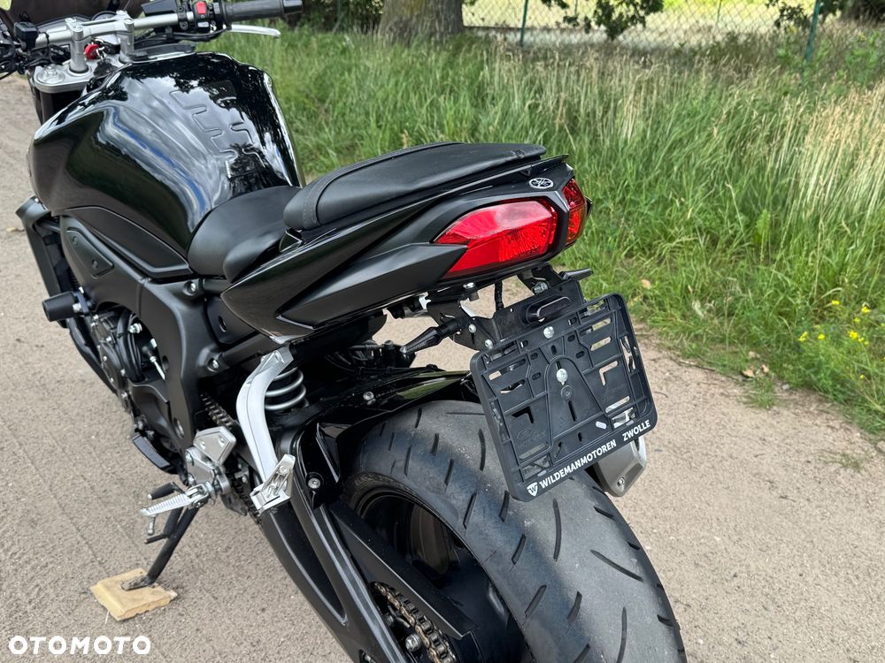 Yamaha FZ - 11