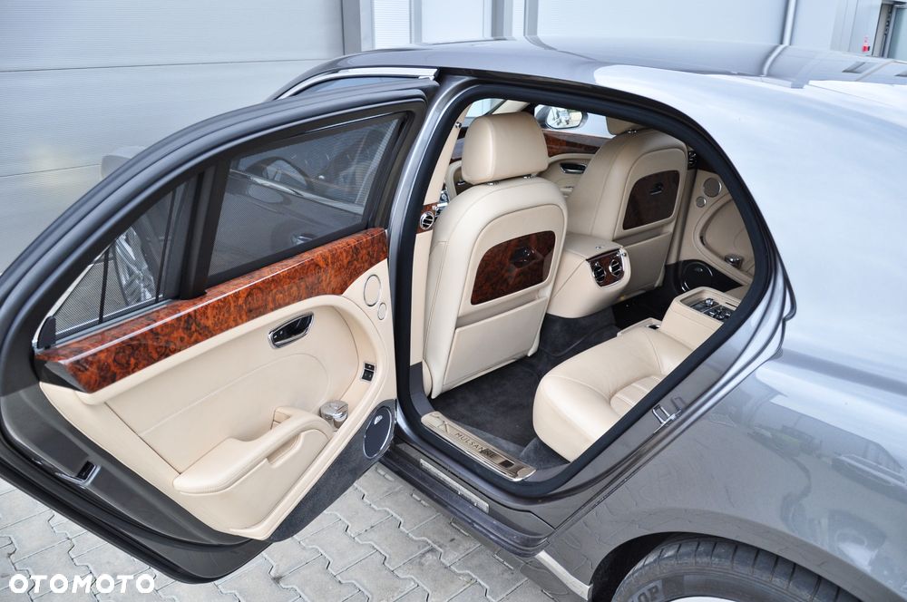 Bentley Mulsanne - 31