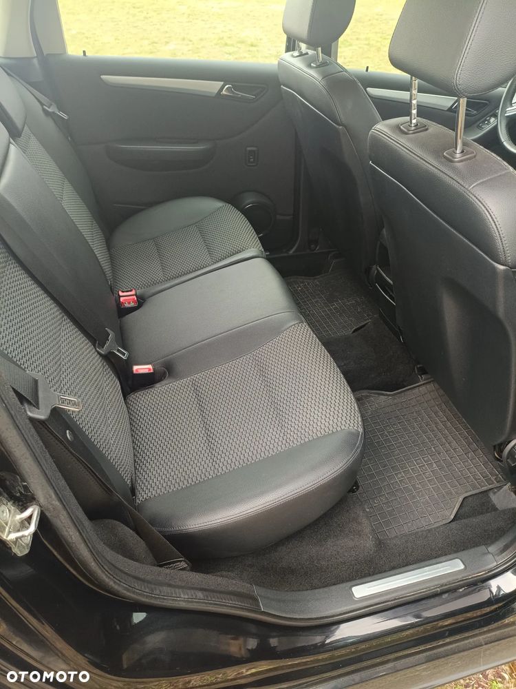 Mercedes-Benz Klasa B 200 CDI DPF Autotronic SPORT EDITION - 17