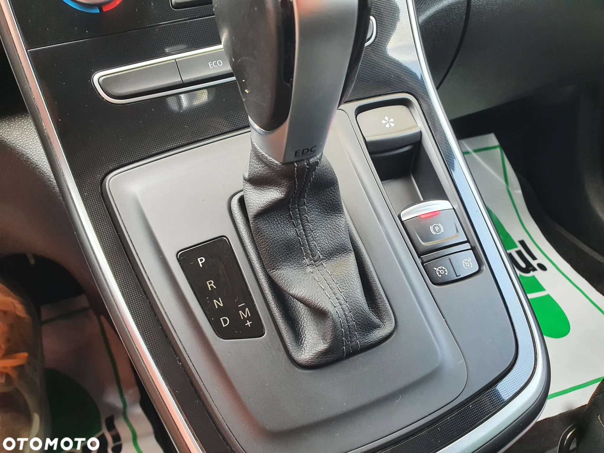 Renault Scenic TCe 140 GPF EDC BLACK EDITION - 19