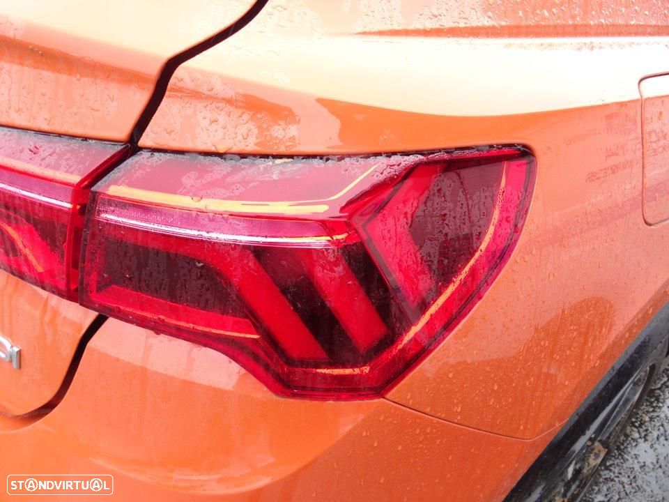 FAROLIM TRASEIRO DIREITO AUDI Q3 F3B - 1