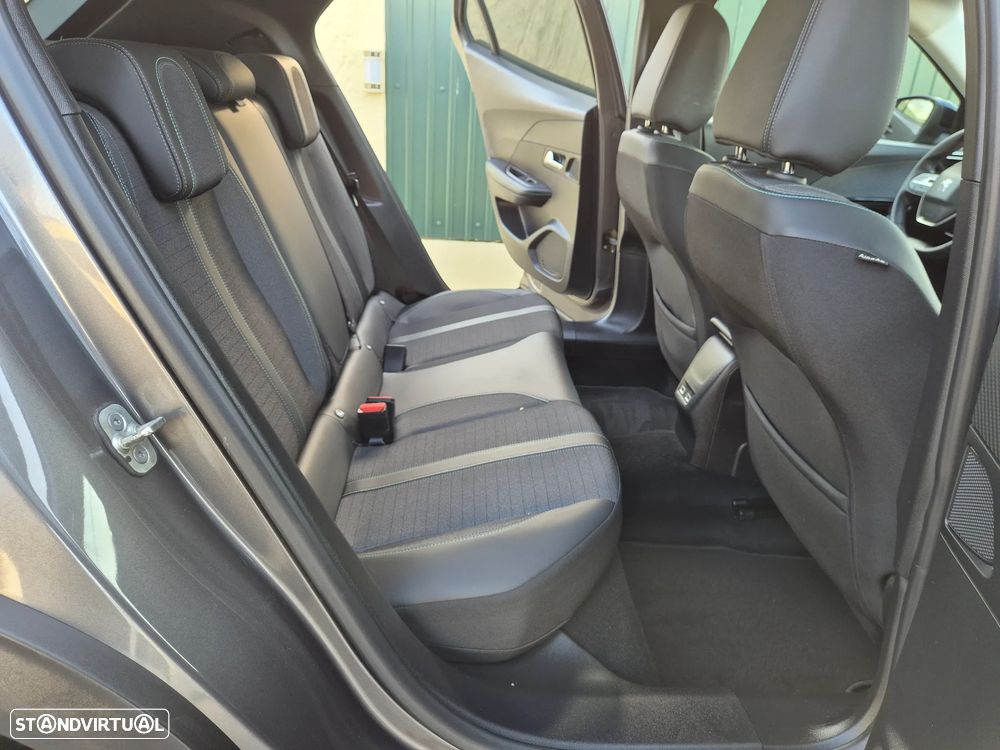 Peugeot 2008 1.2 PureTech Allure Pack - 46