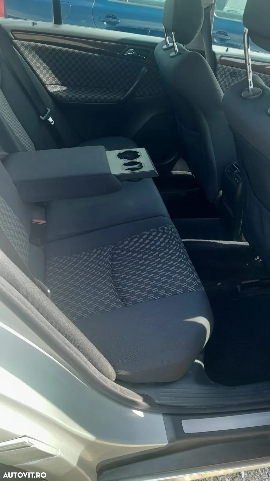 Mercedes-Benz C - 9