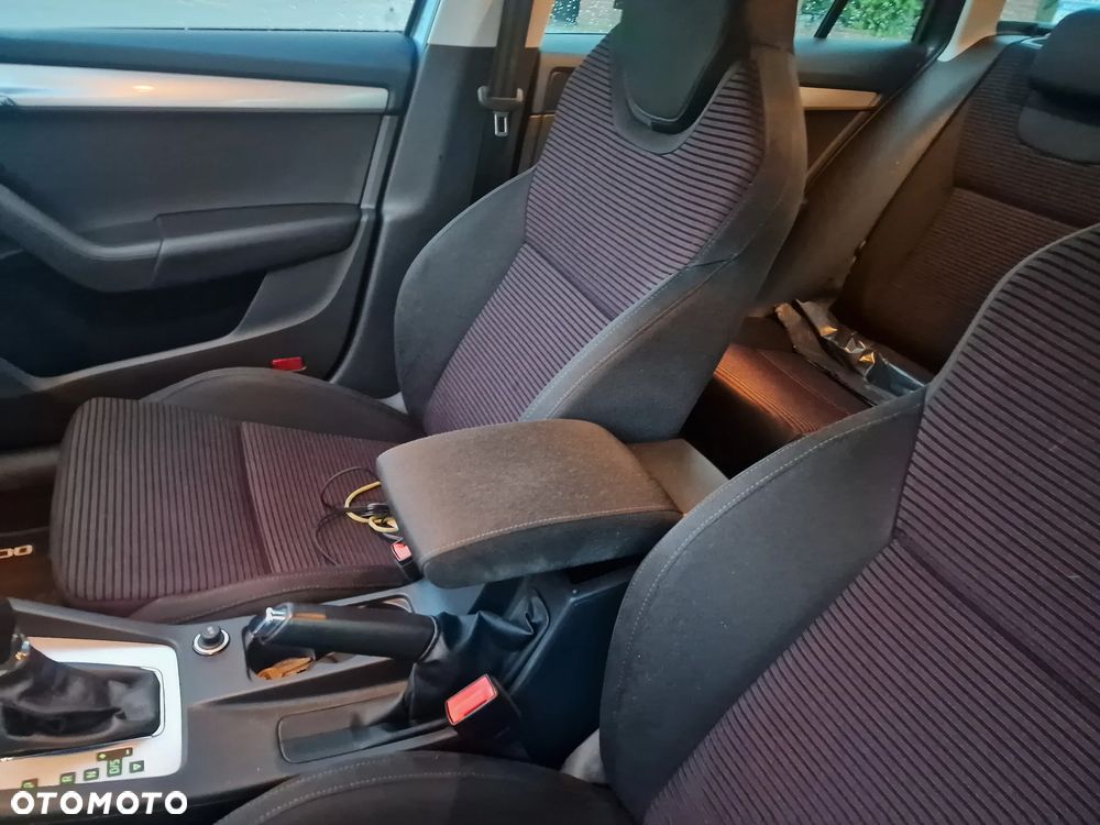 Skoda Octavia 2.0 TDI DSG Sportline - 33