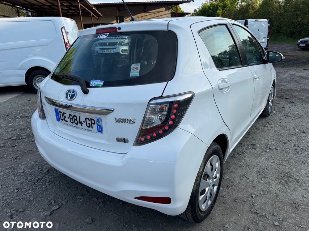 Toyota Yaris ver-hybrid-100-premium - 32