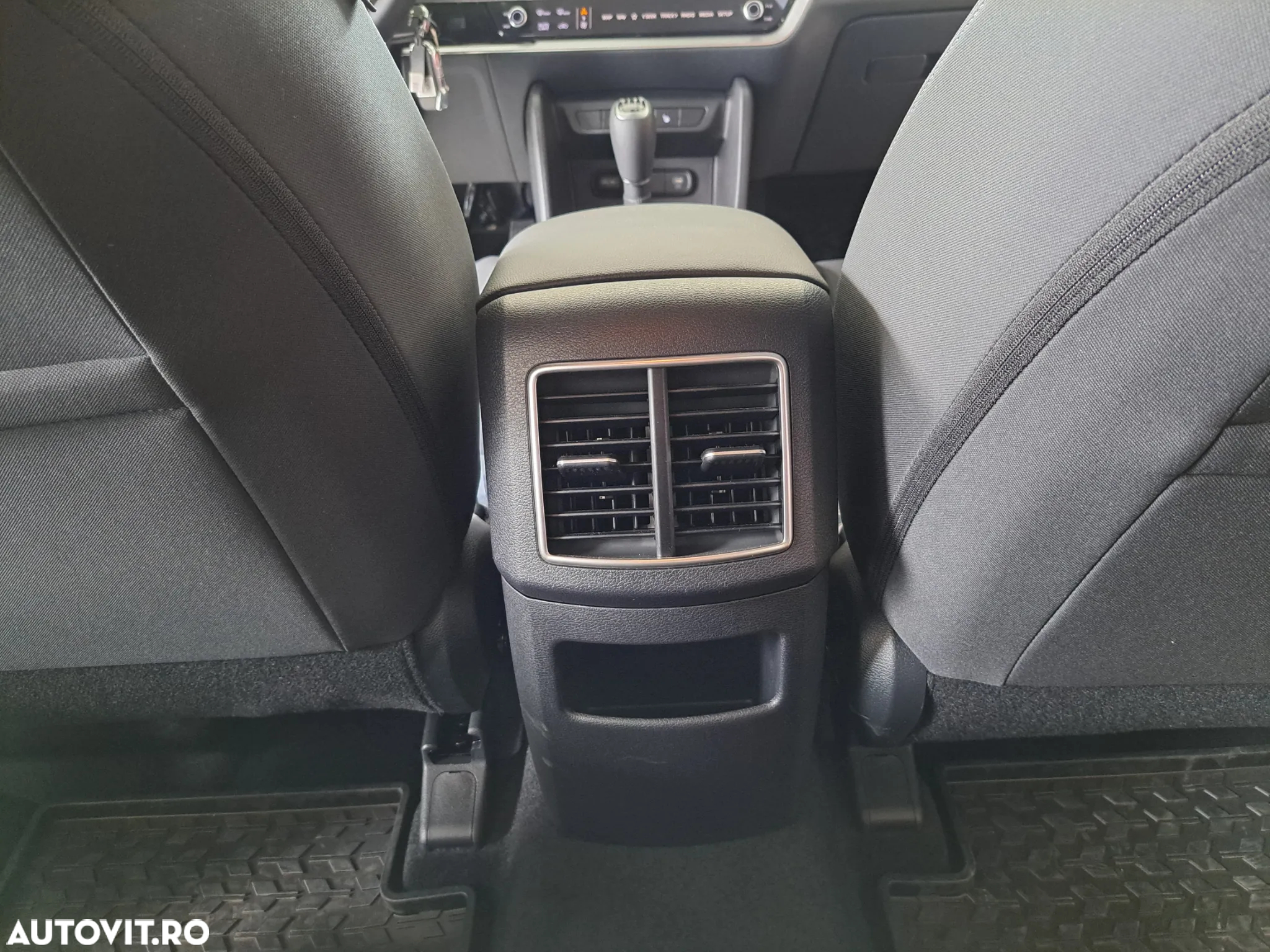Kia Sportage 1.6 T-GDI 6MT 4x2 Urban - 19