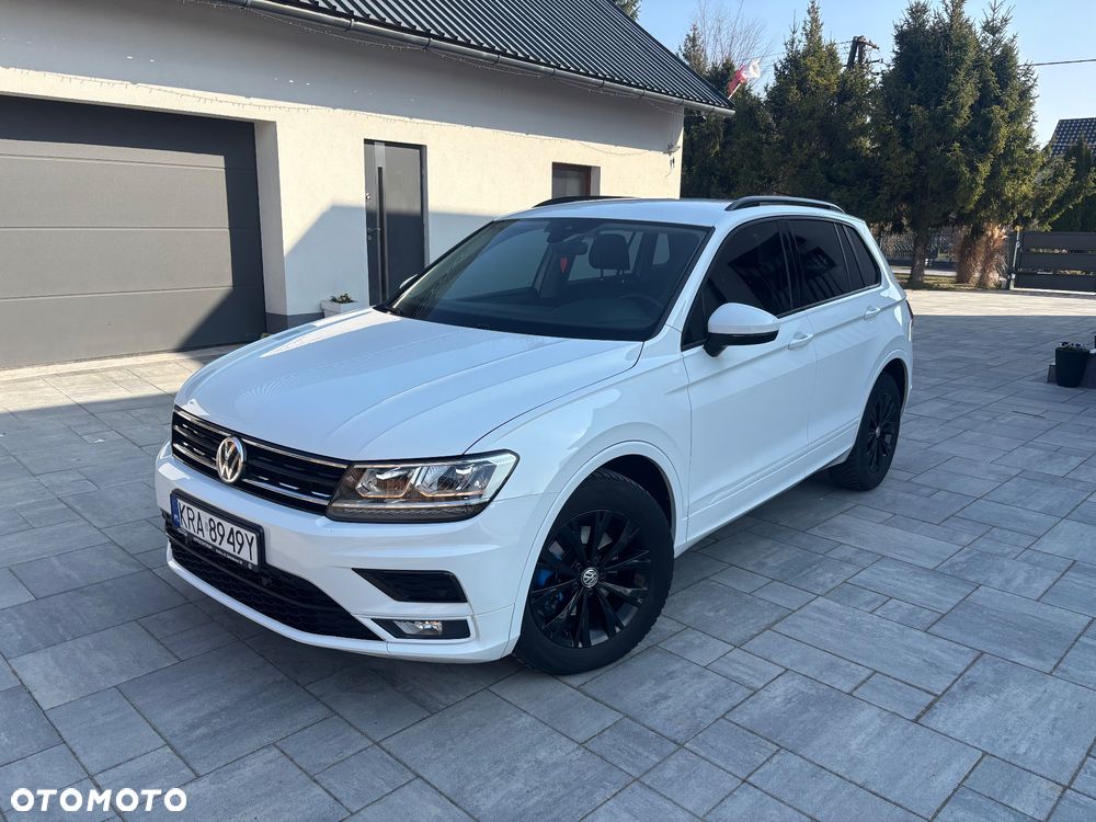 Volkswagen Tiguan - 1