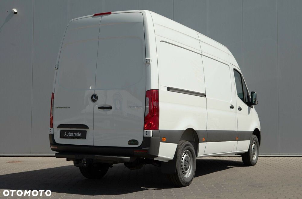 Mercedes-Benz Sprinter - 6