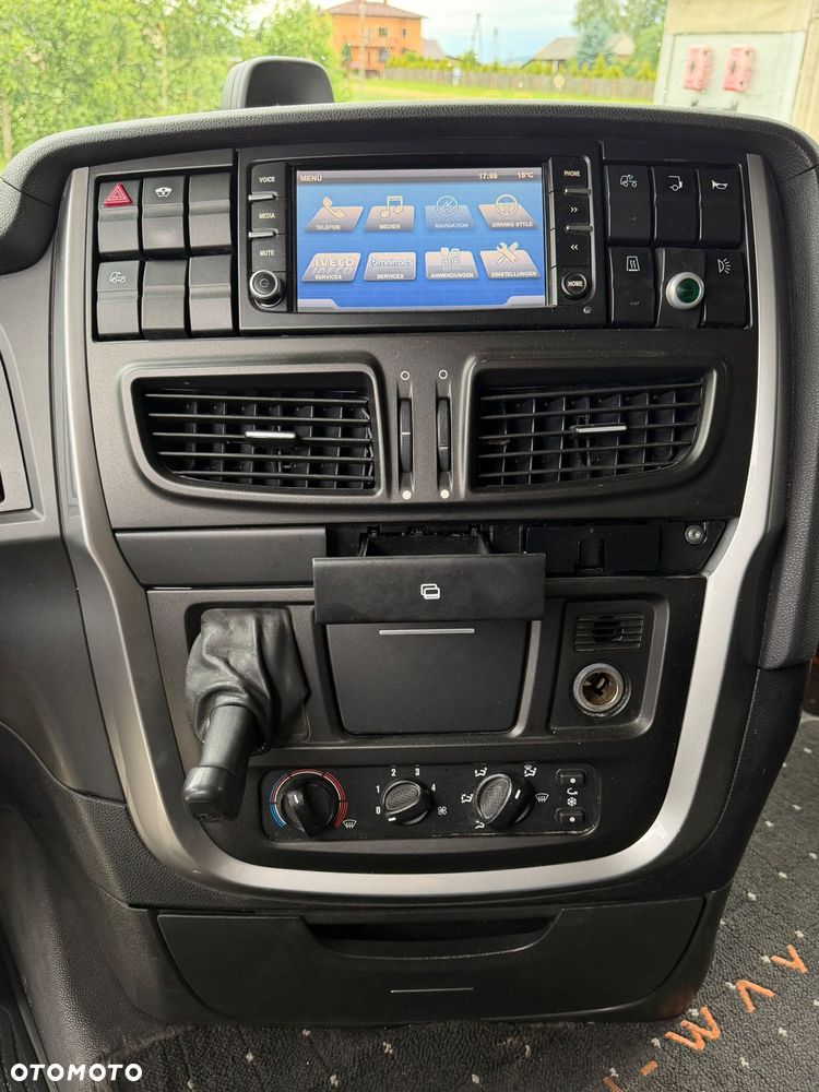 Iveco STRALIS 420 / HI-WAY / KONTENER / WINDA / 7.95 DŁ / AUTOMAT / 470 TYŚ KM / 2017 ROK / 8 350 KG ŁADOWNOŚCI - 27