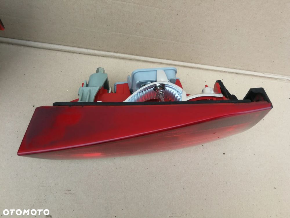 Audi A4 B8 kombi lampa tył prawa w klapę - 5