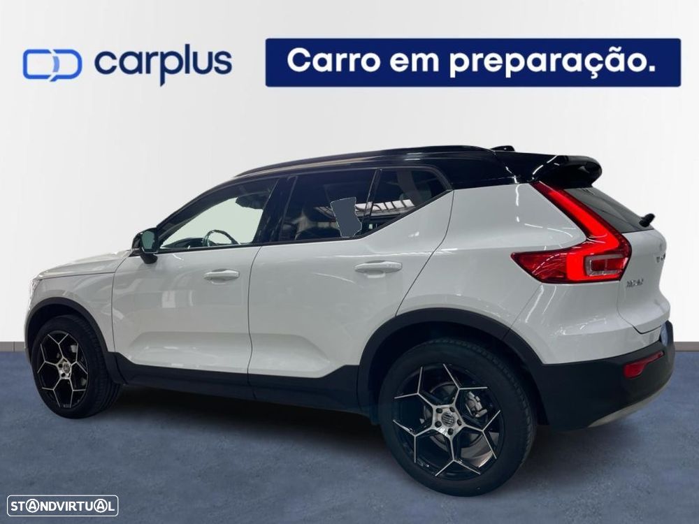 Volvo XC 40 1.5 T3 Momentum Tech Edition - 2