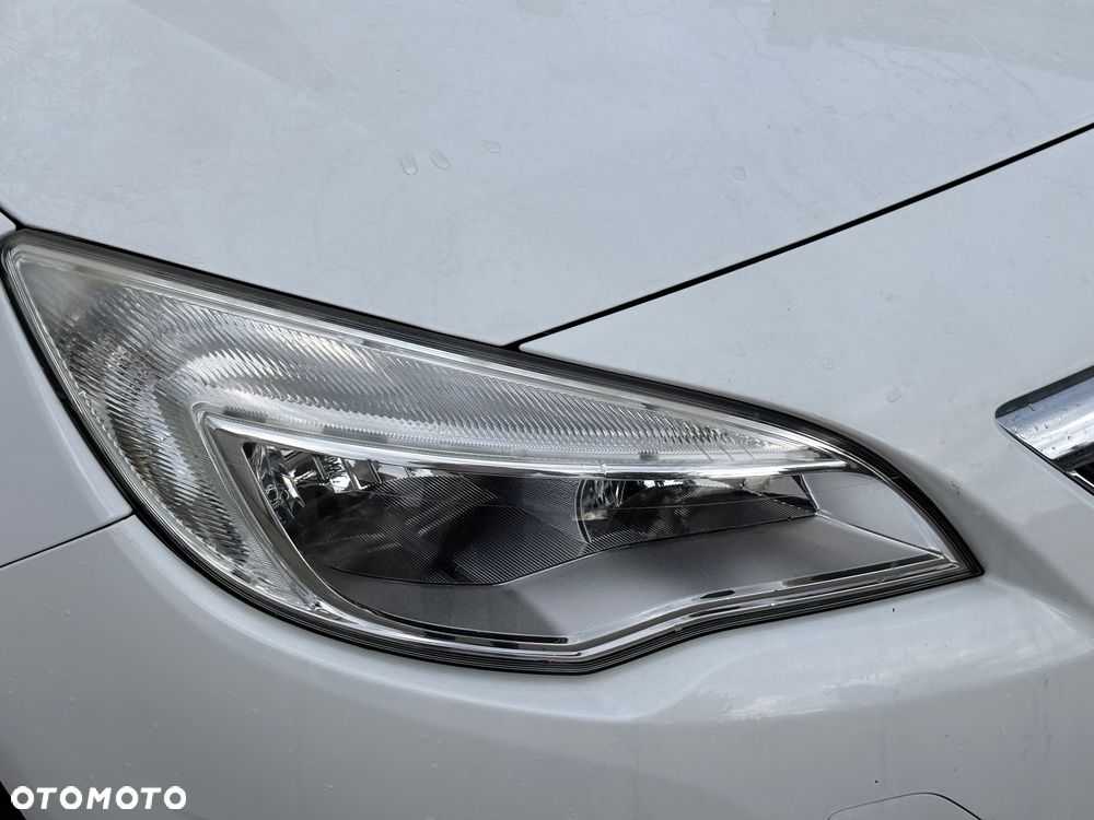 Opel Astra 1.4 Turbo Design Edition - 4