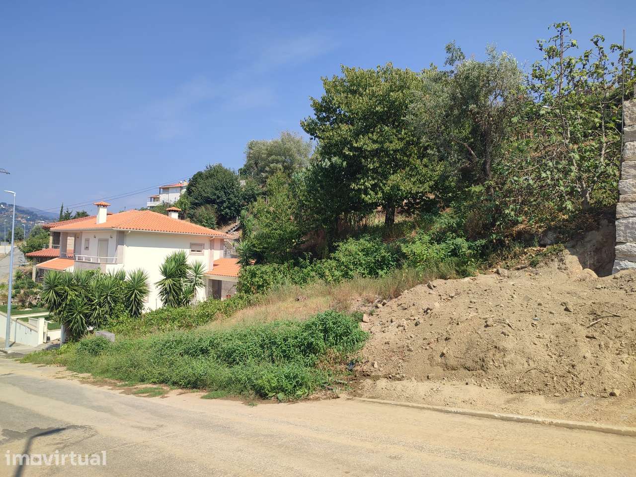 Lote para construção de moradia com 4 frentes, junto ao Rio Douro - Grande imagem: 3/11