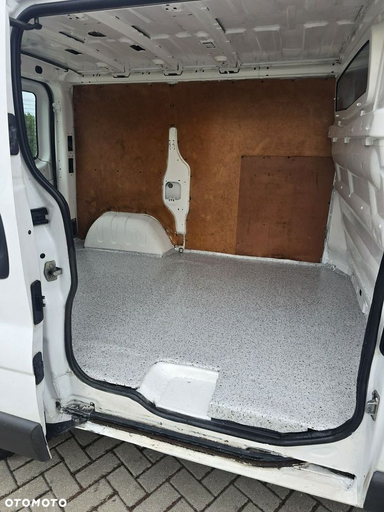 Renault Trafic - 19