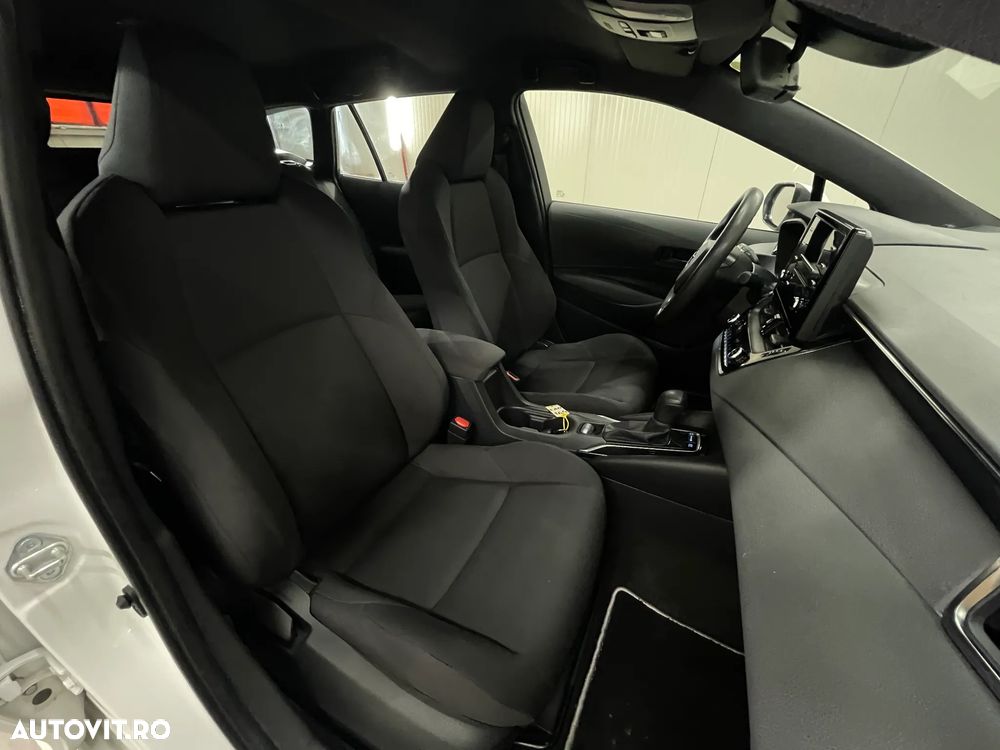 Toyota Corolla 1.8 HSD Eco - 11