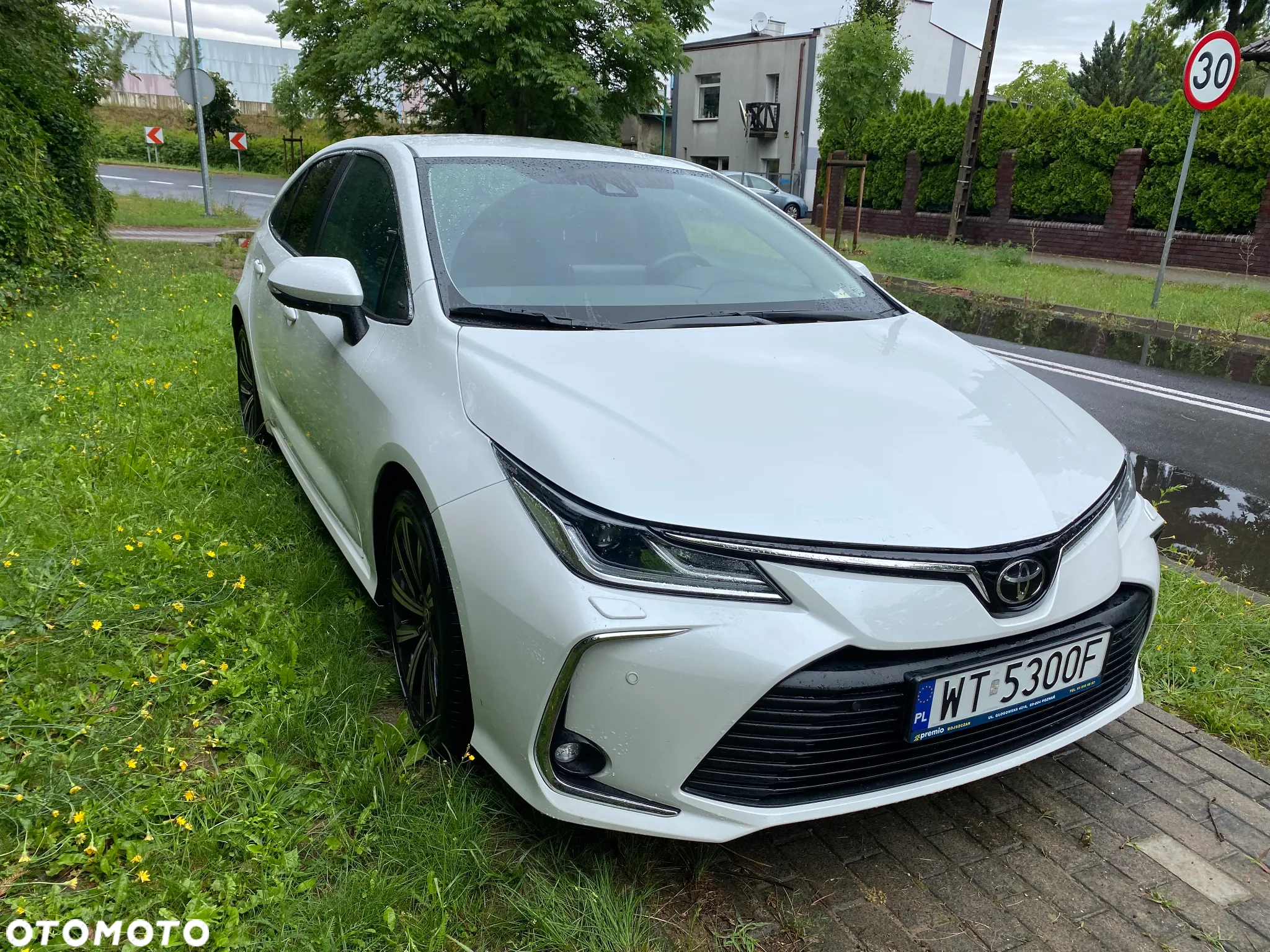 Toyota Corolla - 2