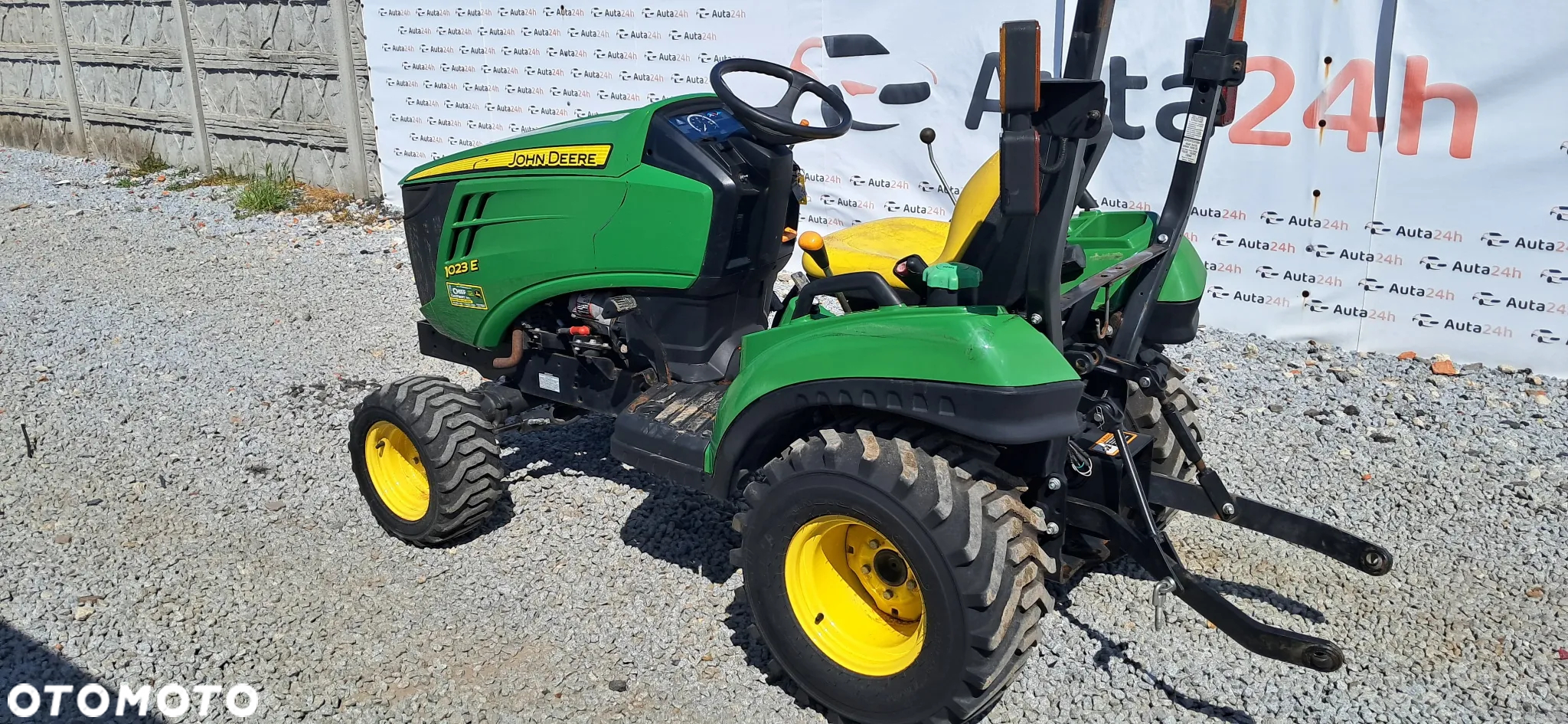 John Deere 1023E - 9
