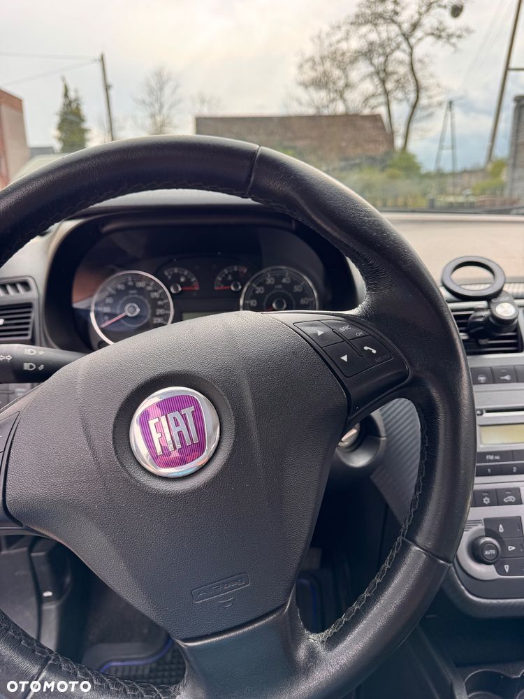 Fiat Grande Punto - 15