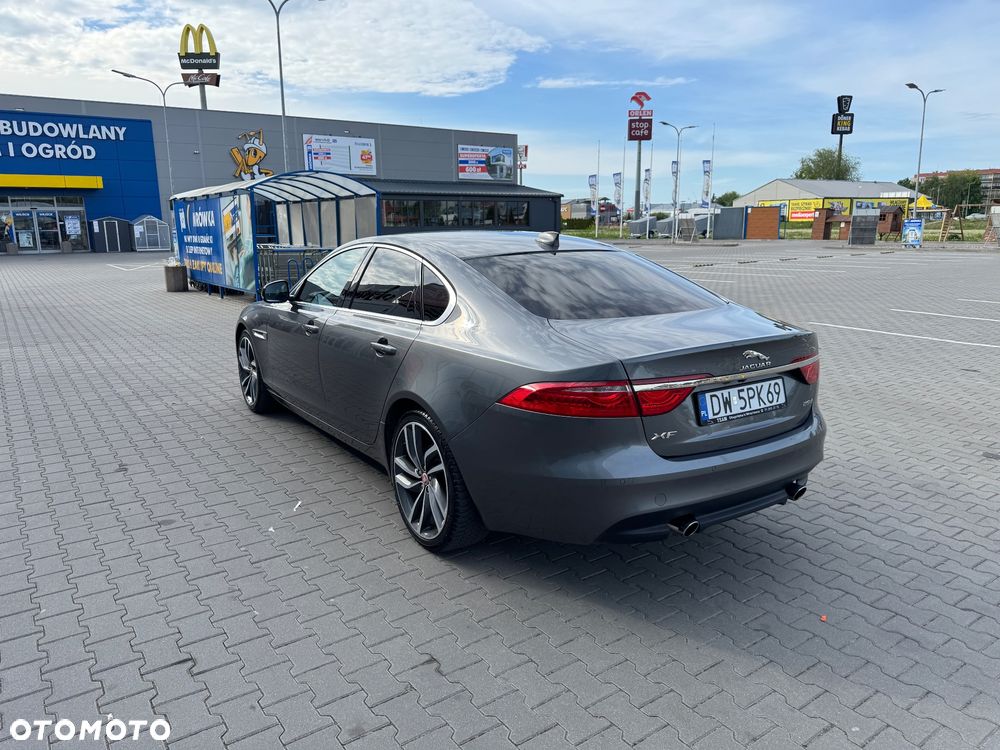 Jaguar XF - 4