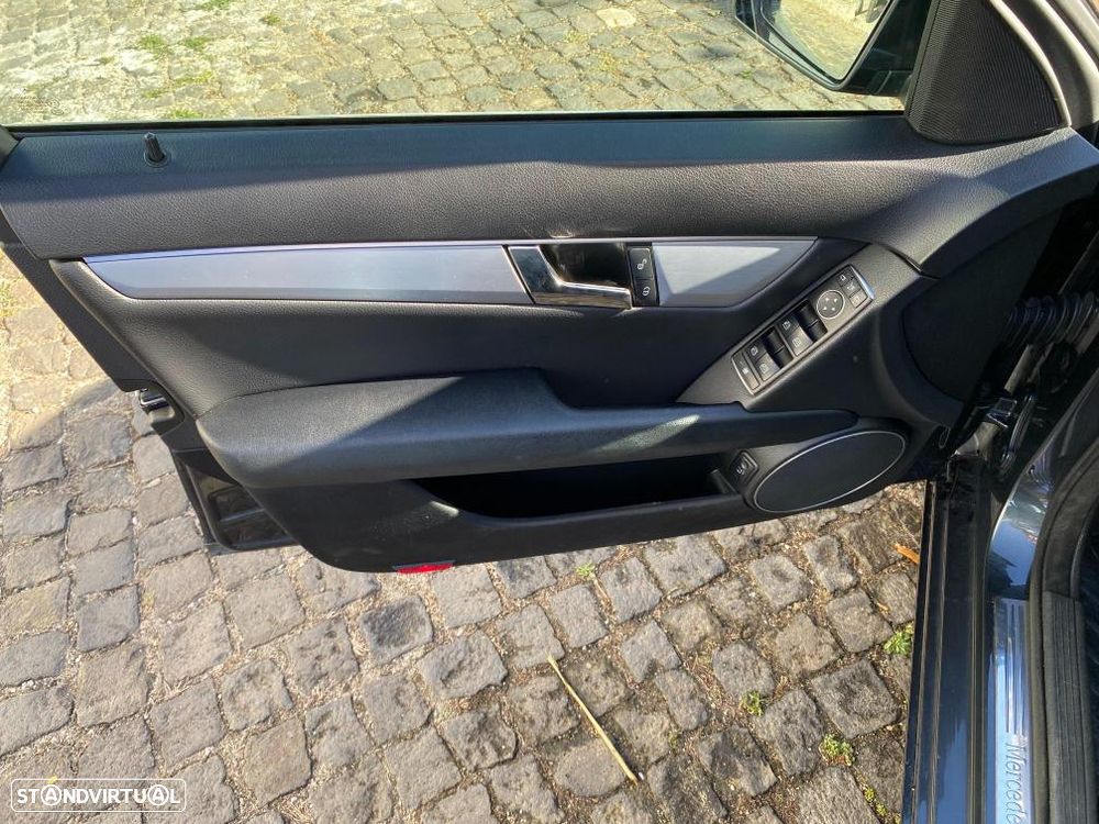 Mercedes-Benz C 220 Station CDI DPF Auto BlueEFFICIENCY Avantgarde - 11