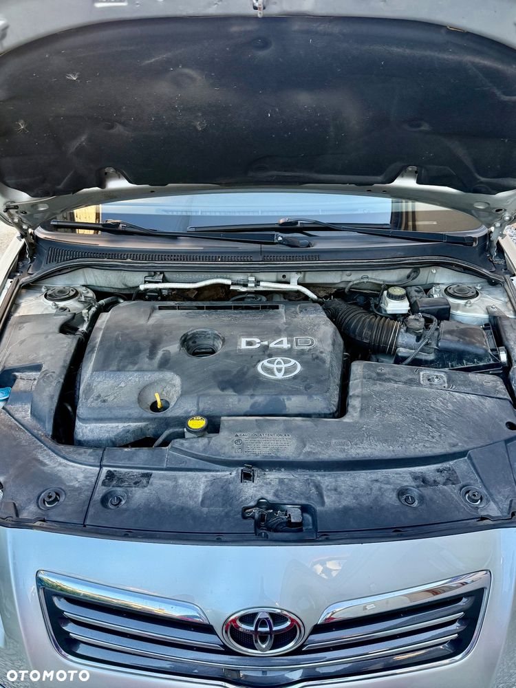Toyota Avensis 2.0 D-4D Sol - 29
