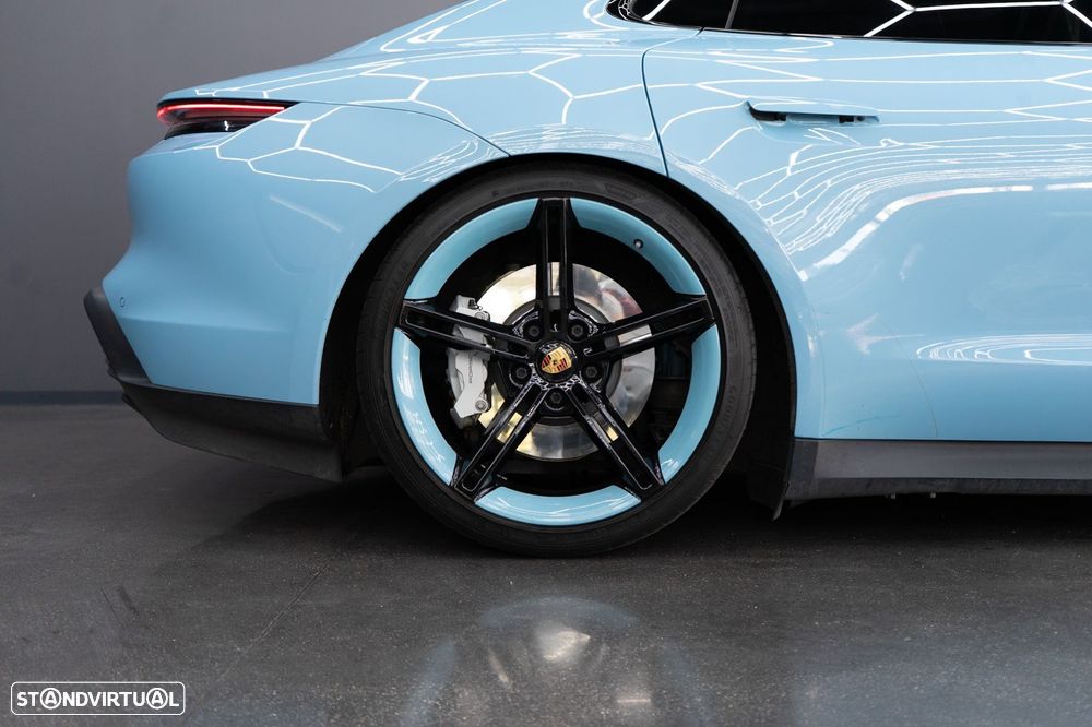 Porsche Taycan 4S - 13