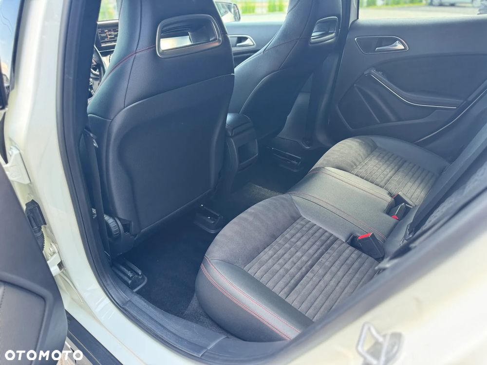Mercedes-Benz GLA 250 4-Matic - 21