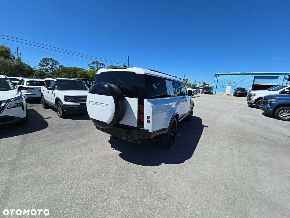 Land Rover Defender - 13