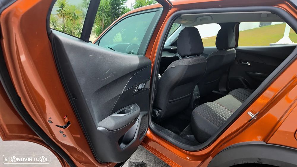 Peugeot 2008 PureTech 130 EAT8 GT - 22
