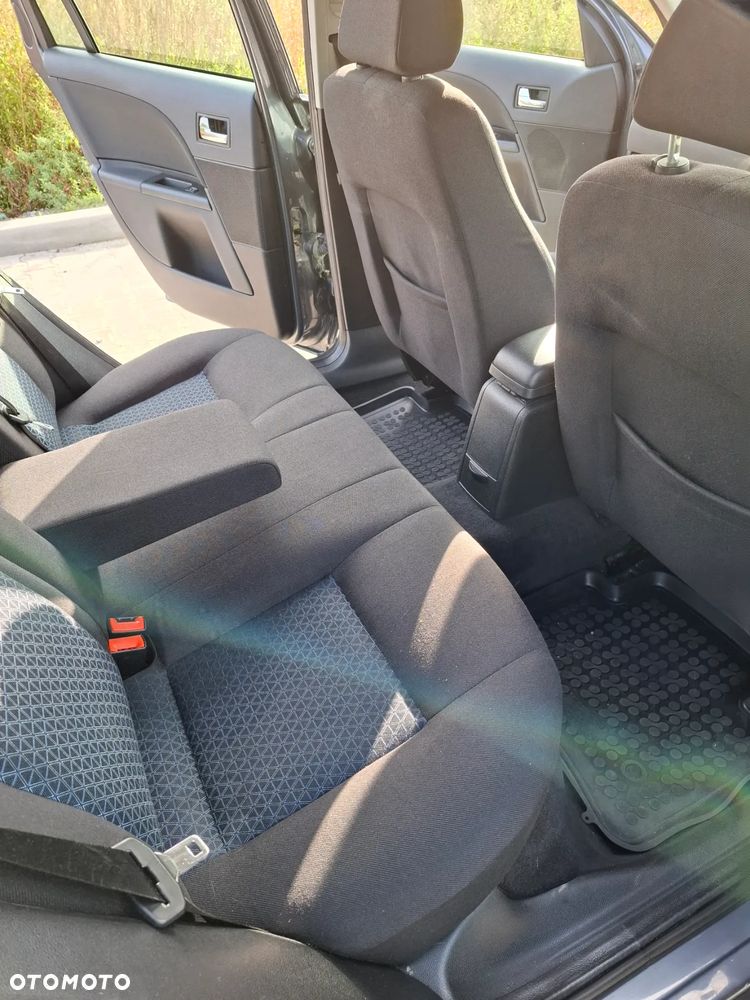 Ford Mondeo 1.8 Trend - 11