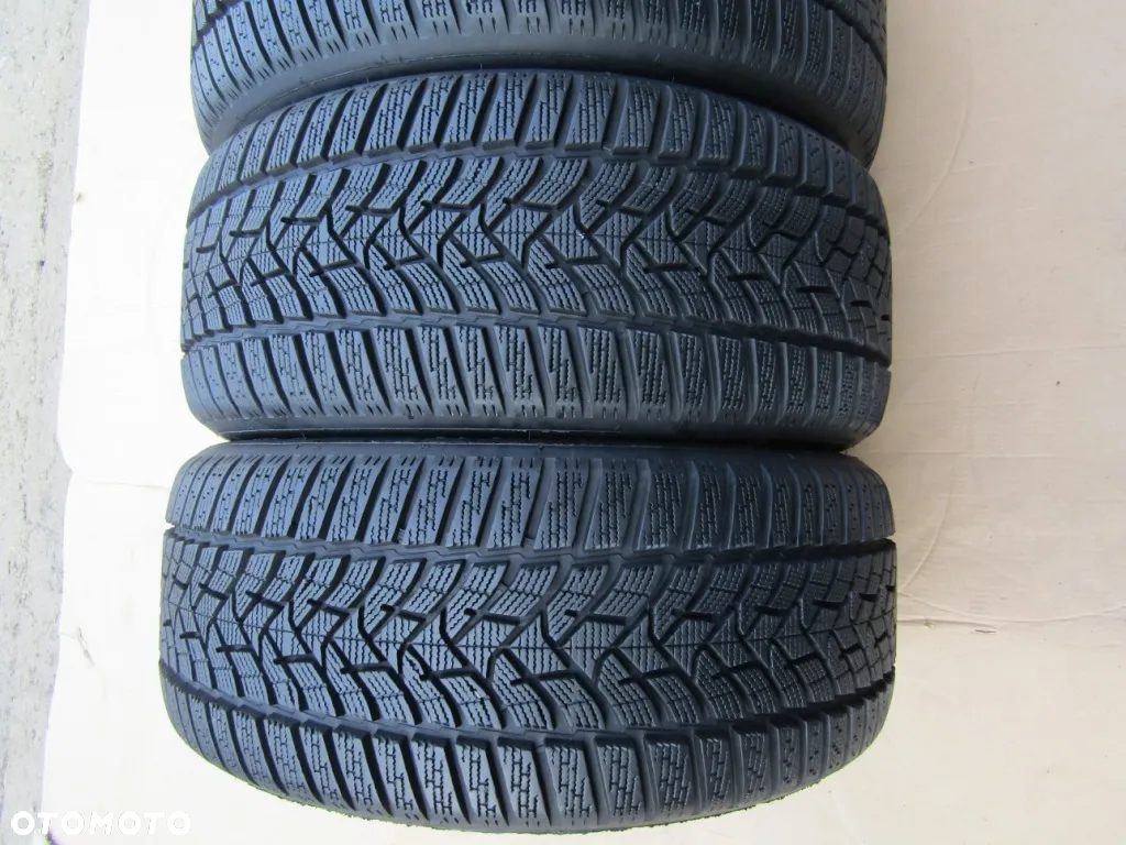 4x Opony 235/45 18 97V XL Dunlop Winter Sport 5 / Zimowe 7,5 mm - 3
