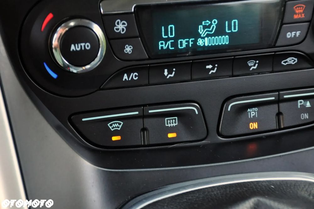 Ford C-MAX 1.6 Ti-VCT Titanium - 30