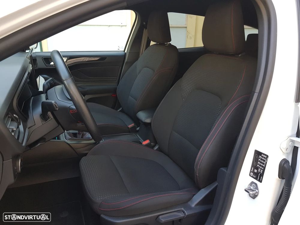 Ford Focus SW 1.5 TDCi EcoBlue ST-Line X - 32