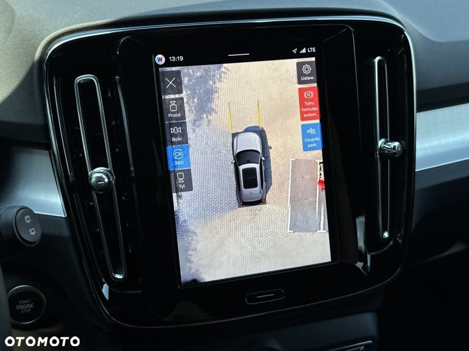 Volvo XC 40 - 30