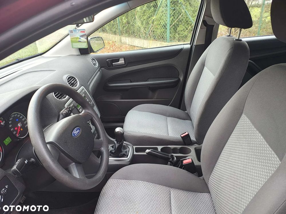 Ford Focus 1.6 16V Connection - 34