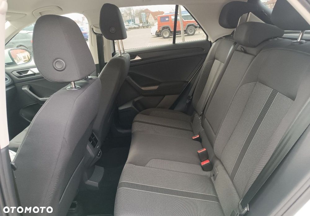 Volkswagen T-Roc - 18