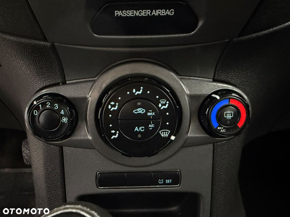 Ford Fiesta 1.25 Trend Edition - 24