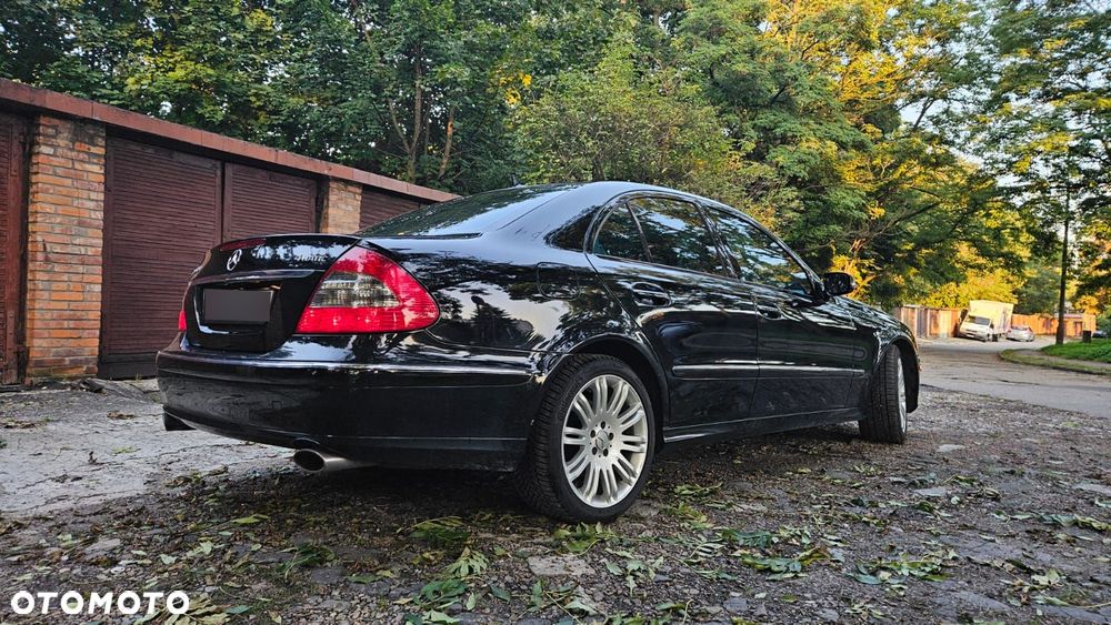 Mercedes-Benz Klasa E 500 4-Matic Avantgarde - 31