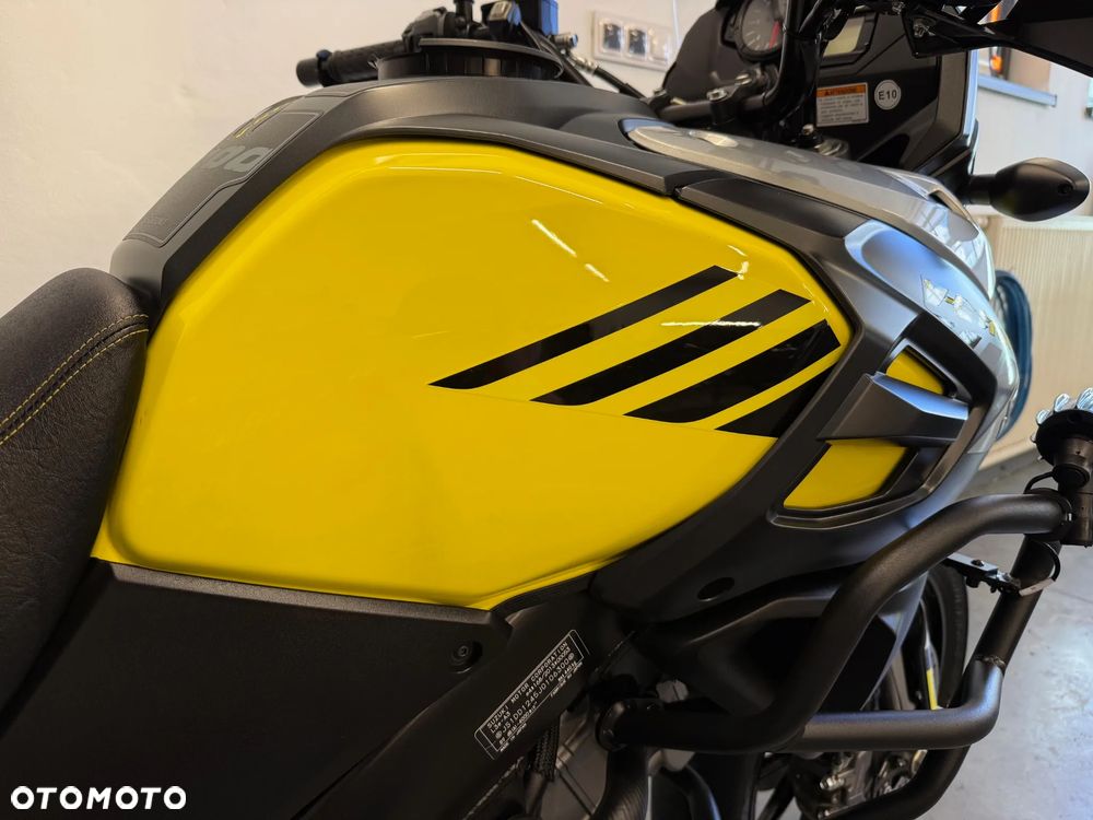 Suzuki V-STROM - 32